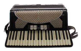 Hohner Verdi III 120 bass piano accordion with five switches, black finish, hard case
