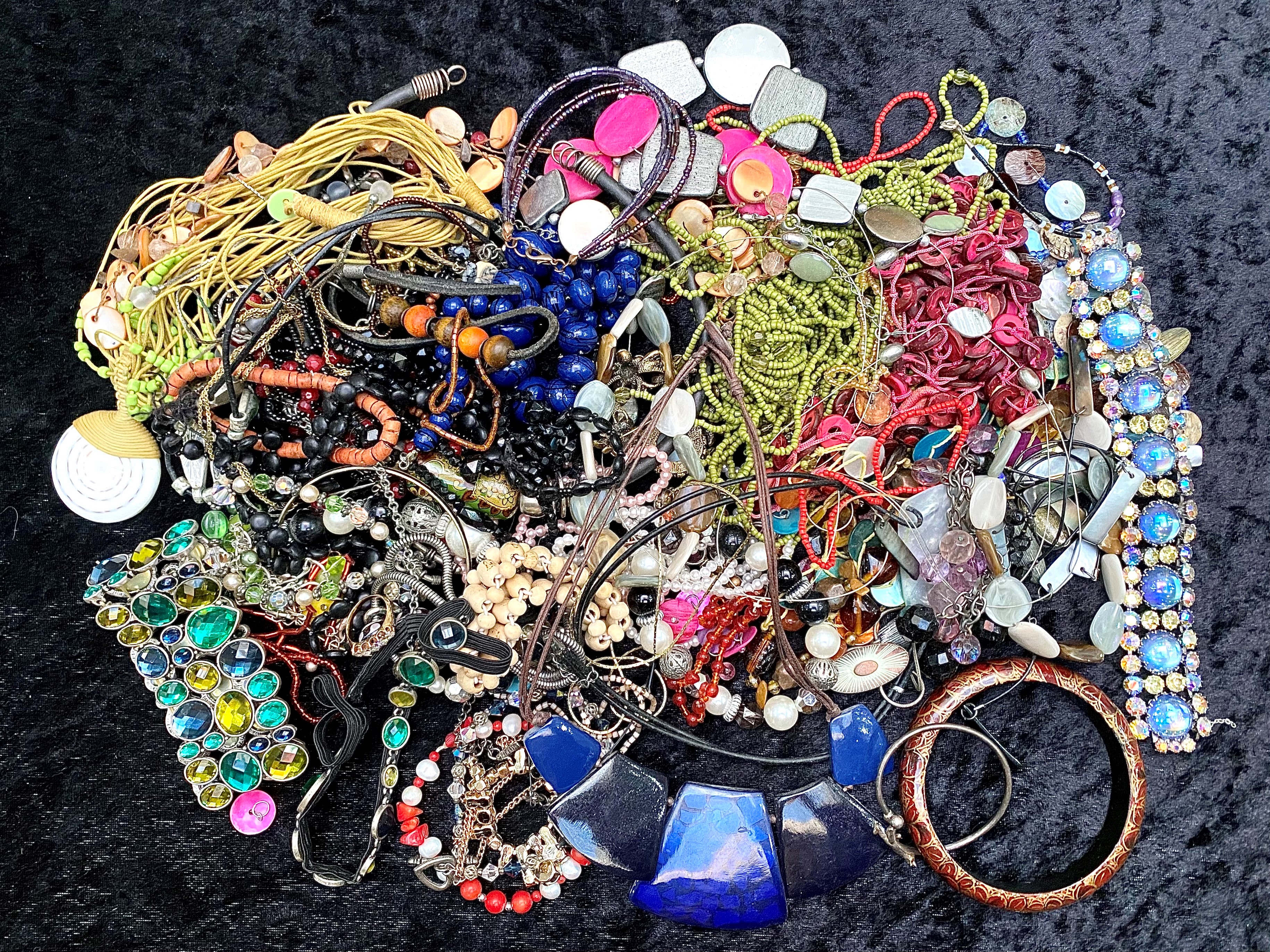 Box of Costume Jewellery, comprising beads, pearls, crystal, stone set, necklaces, pendants,