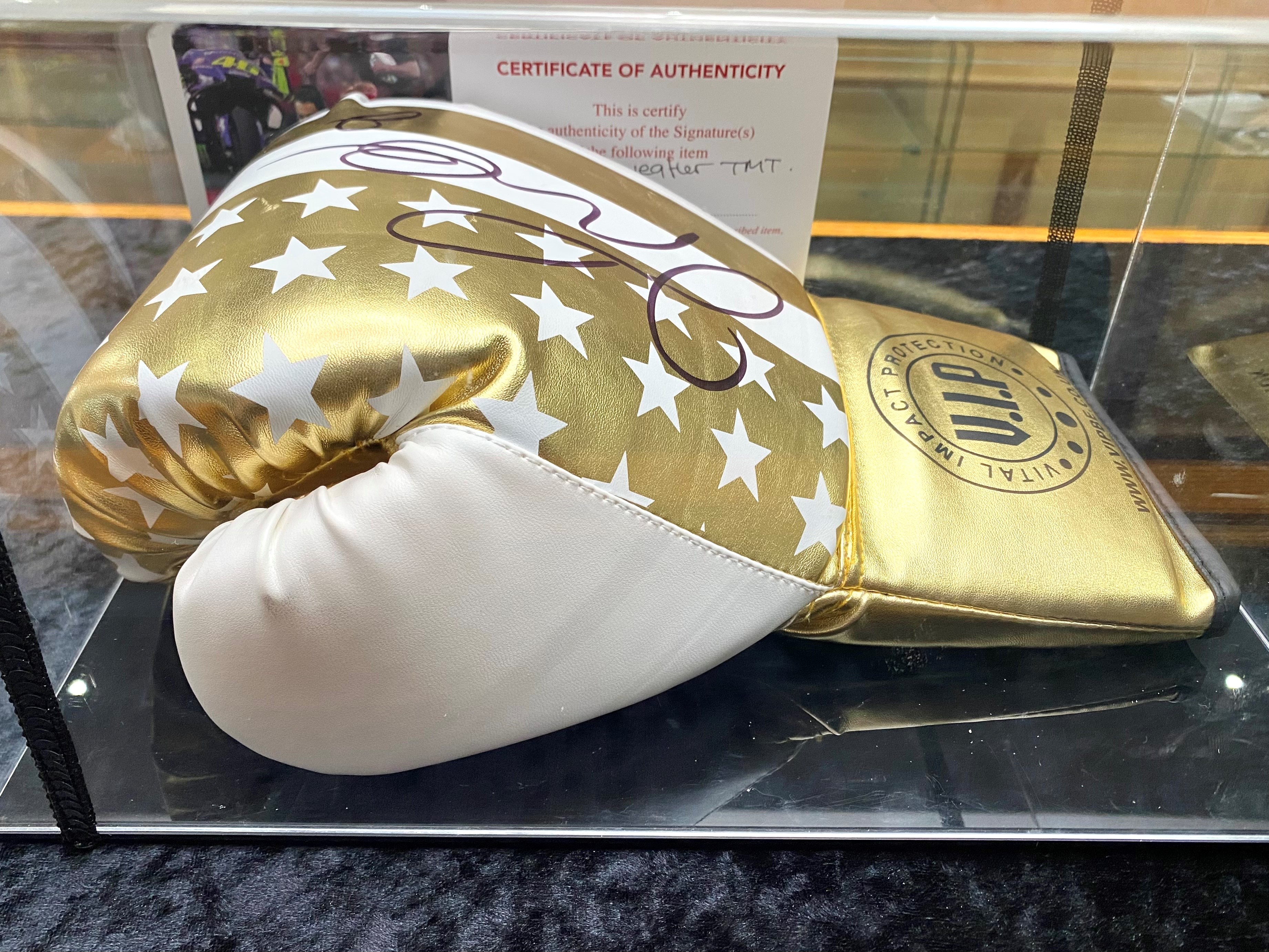 Boxing Interest Floyd Mayweather Signed VIP Glove with certificate of authenticity from A Host MC - Image 2 of 3