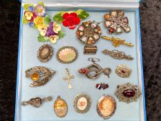 Collection of Brooches, comprising Scottish thistle, stone set, china floral, cameo,