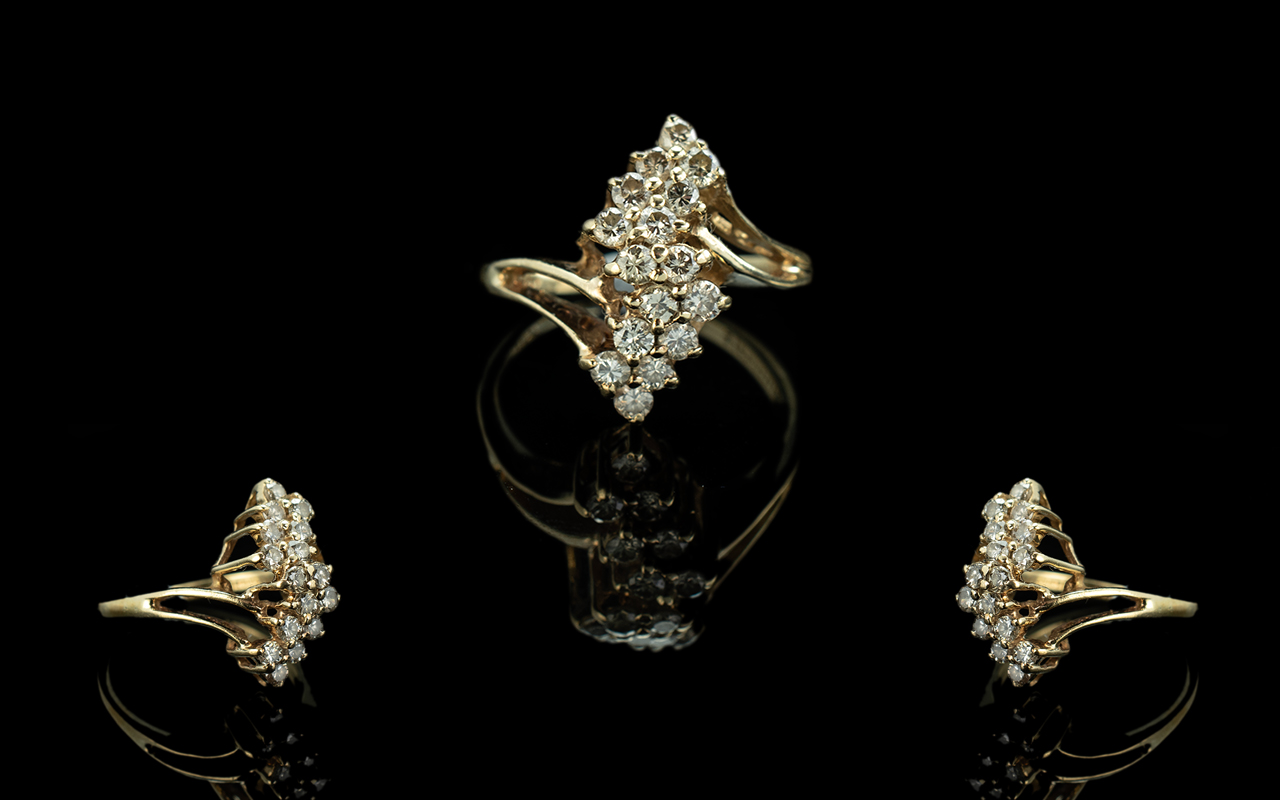 18ct Gold - Attractive Diamond Set Ring. Marked 18ct to Shank.