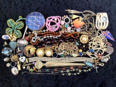Box of Costume Jewellery, comprising vintage brooches, pearls, shells, trinket box, watches,
