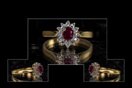 18ct Gold Attractive Ruby and Diamond Set Cluster Ring Flowerhead Setting.
