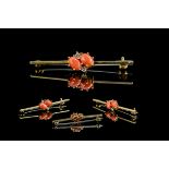 Ladies 18ct Gold Attractive Coral and Diamond Set Brooch, Set to Centre of Brooch.