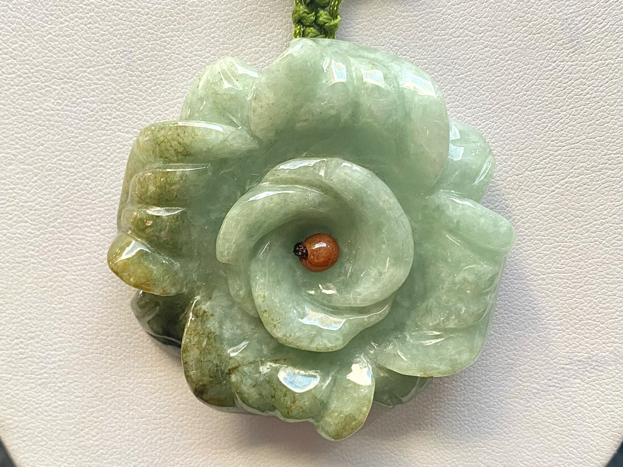 Green Jade Carved Flower Pendant Necklace, - Image 2 of 4