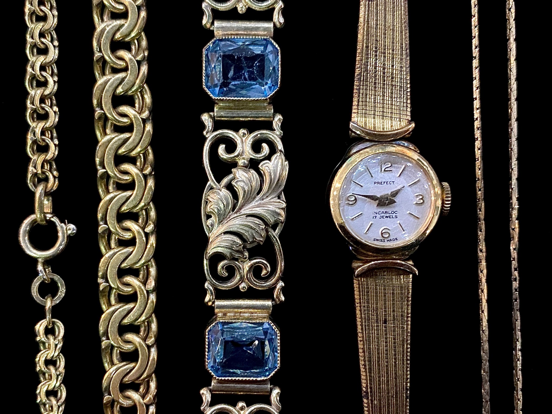 Collection of Rolled Gold Jewellery to include bangles, lockets, necklace, and tie clips. - Image 3 of 4