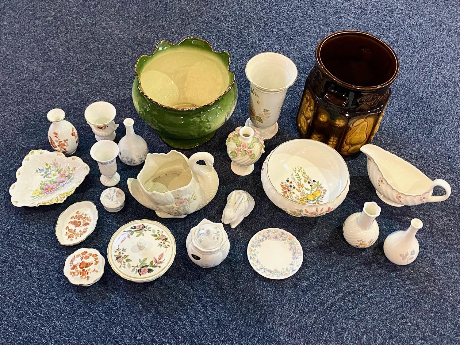 Collection of Porcelain, comprising Ayns - Image 3 of 3