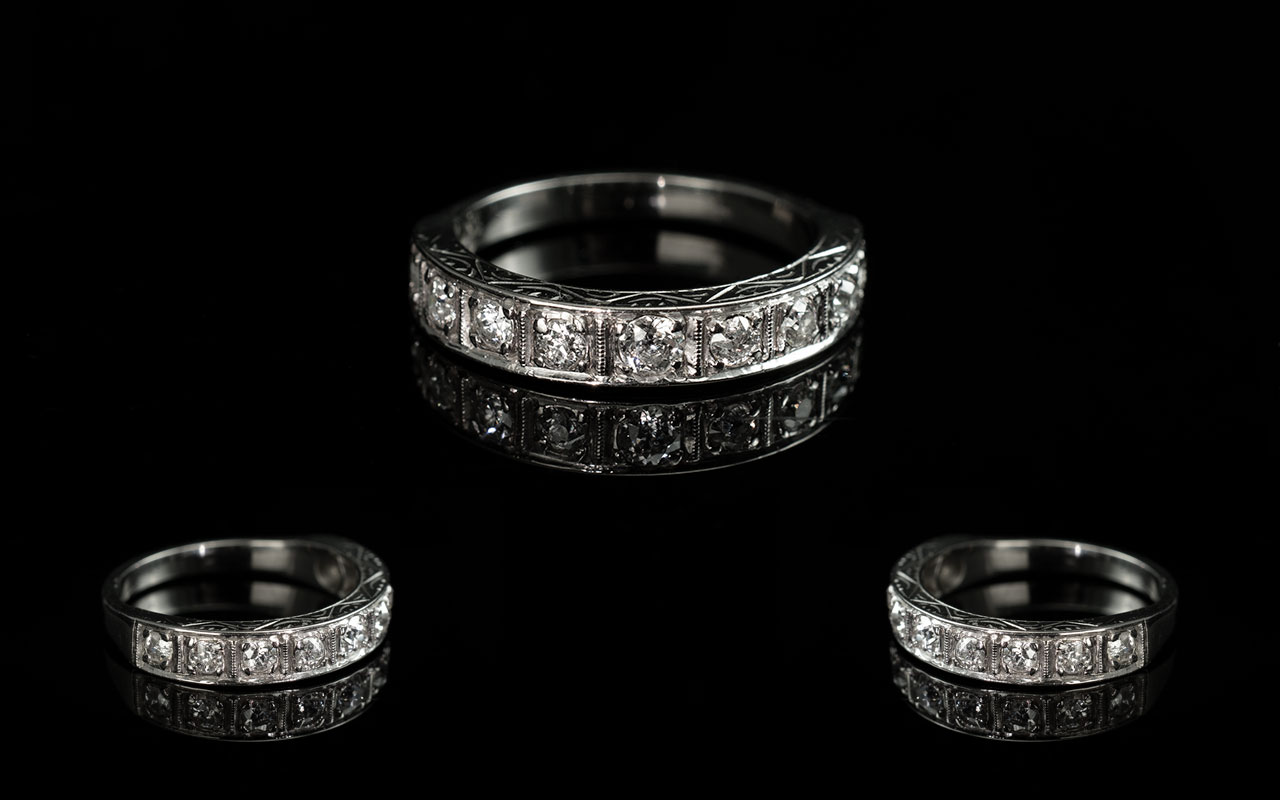 18ct White Gold - Attractive Diamond Set