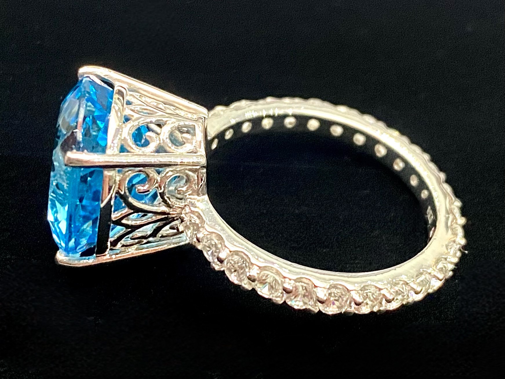 Swiss Blue Topaz Statement Ring, a 12.5c - Image 4 of 5
