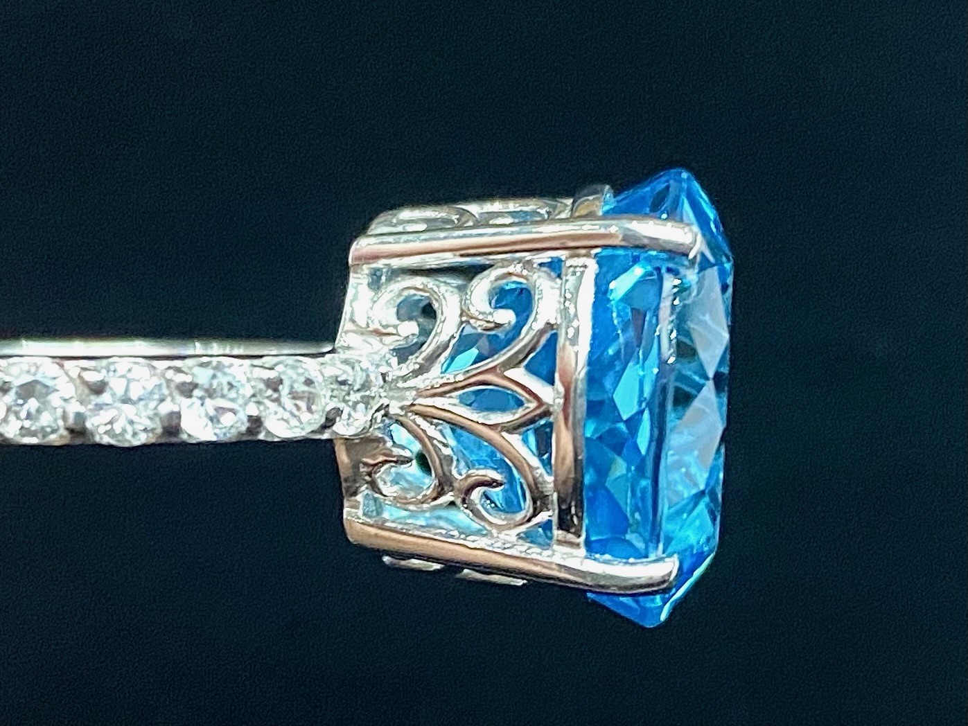 Swiss Blue Topaz Statement Ring, a 12.5c - Image 3 of 5