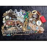 Quantity of Costume Jewellery, comprising pearls, beads, crystal, pendants, bracelets, bangles,