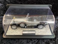 Franklin Mint 1925 Rolls-Royce Silver Ghost Die Cast Model, precision crafted in 1:24 scale,