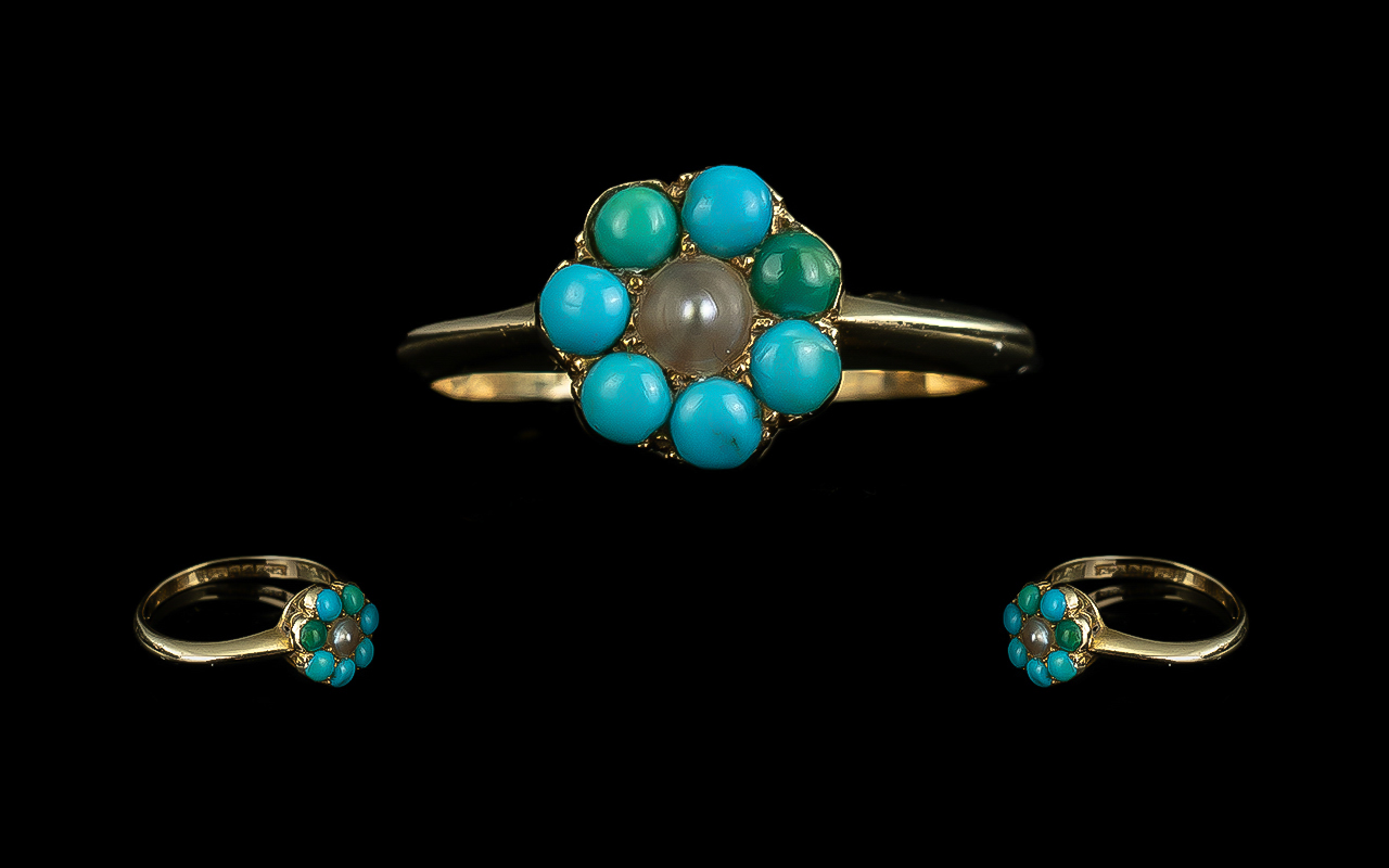 Antique Period attractive 15ct Gold Turquoise Set Ring - Marked 625 to interior of shank.