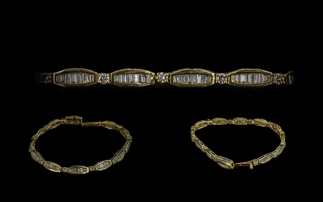 Ladies 14ct Gold Attractive Diamond Set Bracelet. Marked 14ct - 585.
