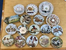 Box of Cabinet Plates, including a set of Studio 'The Forest Years' plates,