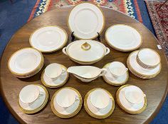 Royal Doulton 'Royal Gold' Part Dinner Service, comprising 6 x 10" plates, 6 x 8" plates,