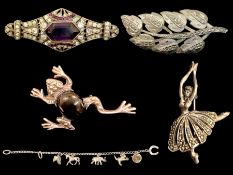 Collection of Silver Vintage Jewellery.