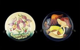 ( 2 ) Moorcroft Pin Dishes, Complete with Box and Outer Sleeve. Approx 4,5 Inches In Diameter.