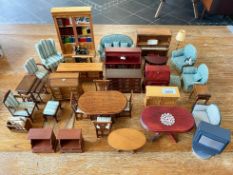 Dolls House Interest - Collection of Lounge Dolls House Furniture, comprising sofa, armchairs,