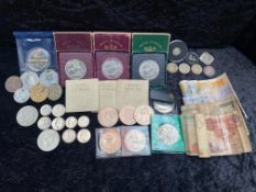 Collection of Mixed Coins, some silver, together with bank notes from around the world.