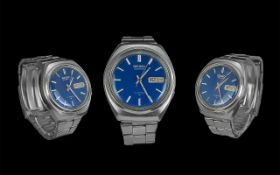 Seiko 17 Jewels Automatic Stainless Steel Gent's Wristwatch, features blue dial with silver markers,