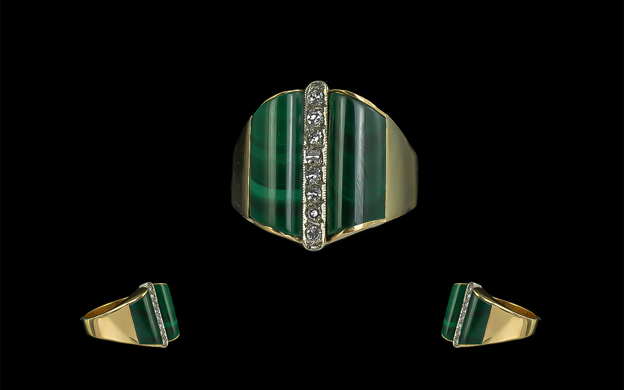 14ct Gold - Attractive Green Agate and Diamond Set Dress Ring. Marked 14ct to Shank.
