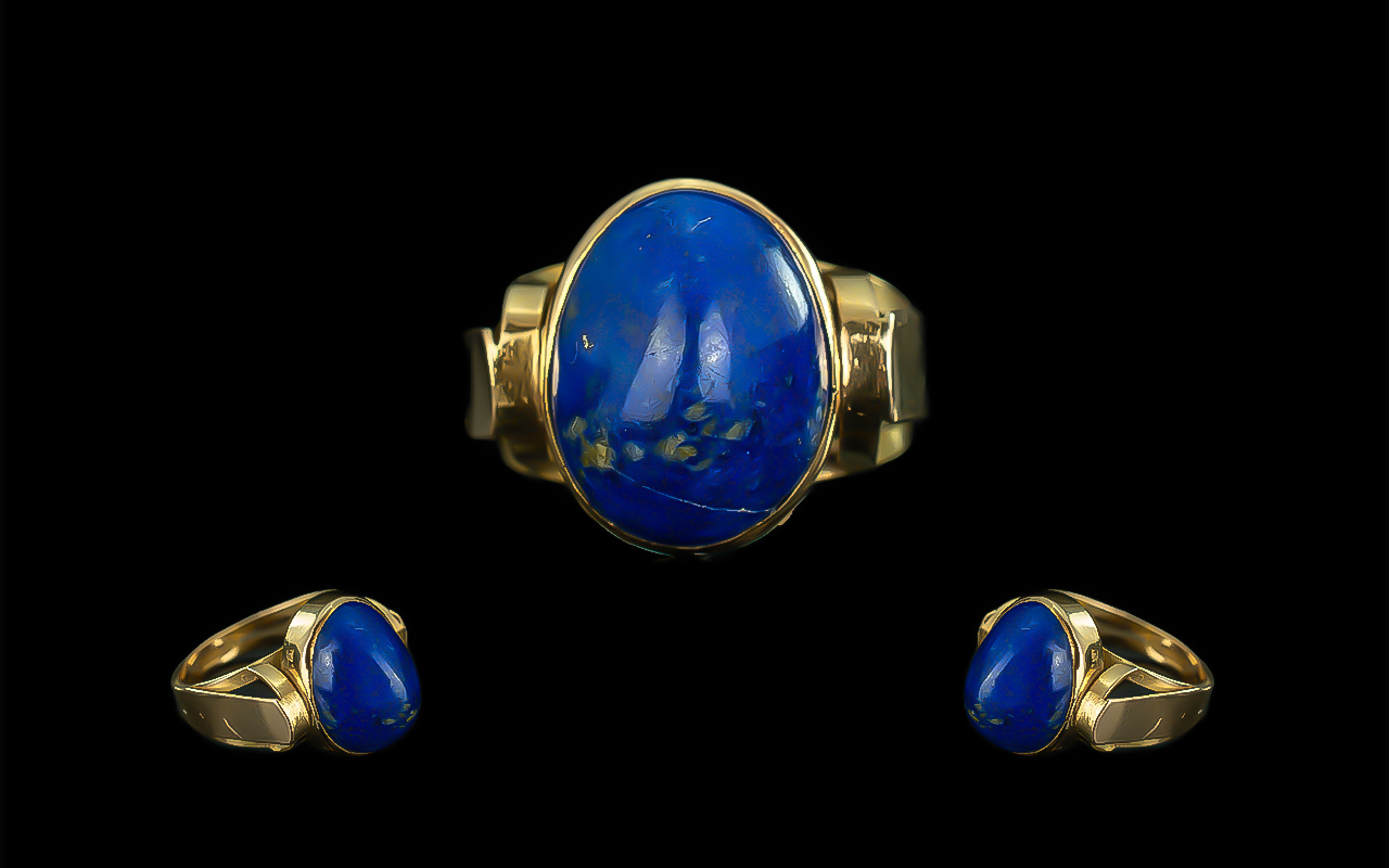 18ct Gold Attractive Lapis Lazuli Single Stone Set Ring, Excellent Setting.