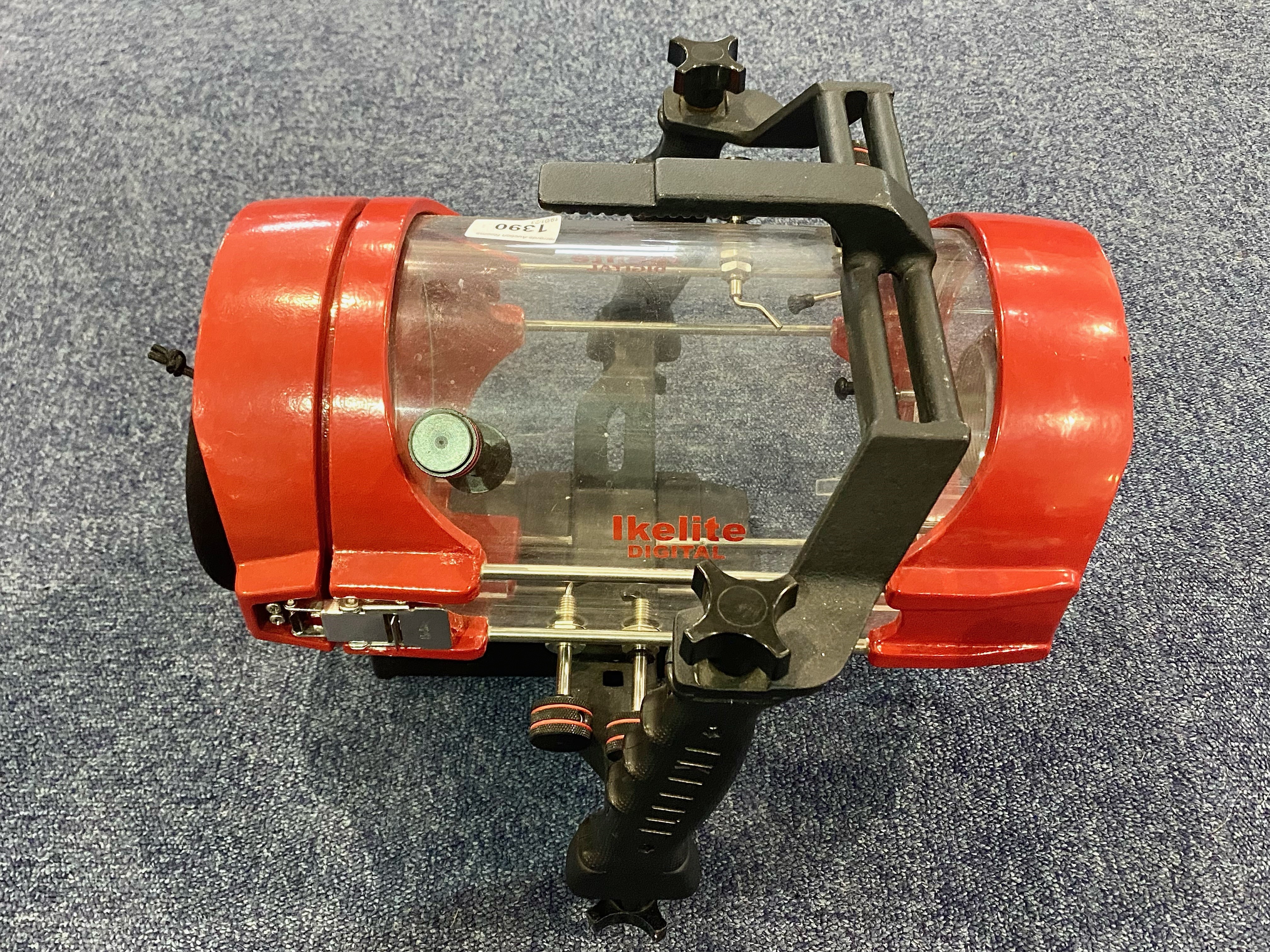 Deep Sea Divers Camera Holder, red, length approx 14.5". - Image 3 of 4
