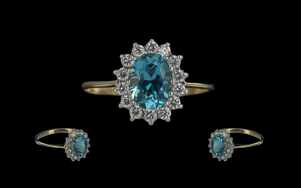 Ladies Attractive 9ct Gold Aquamarine an