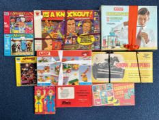 Box of Vintage Games & Jigsaws, assorted