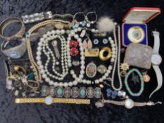 Good Collection of Costume Jewellery, comprising bangles, bracelets, brooches, pearls, watches,