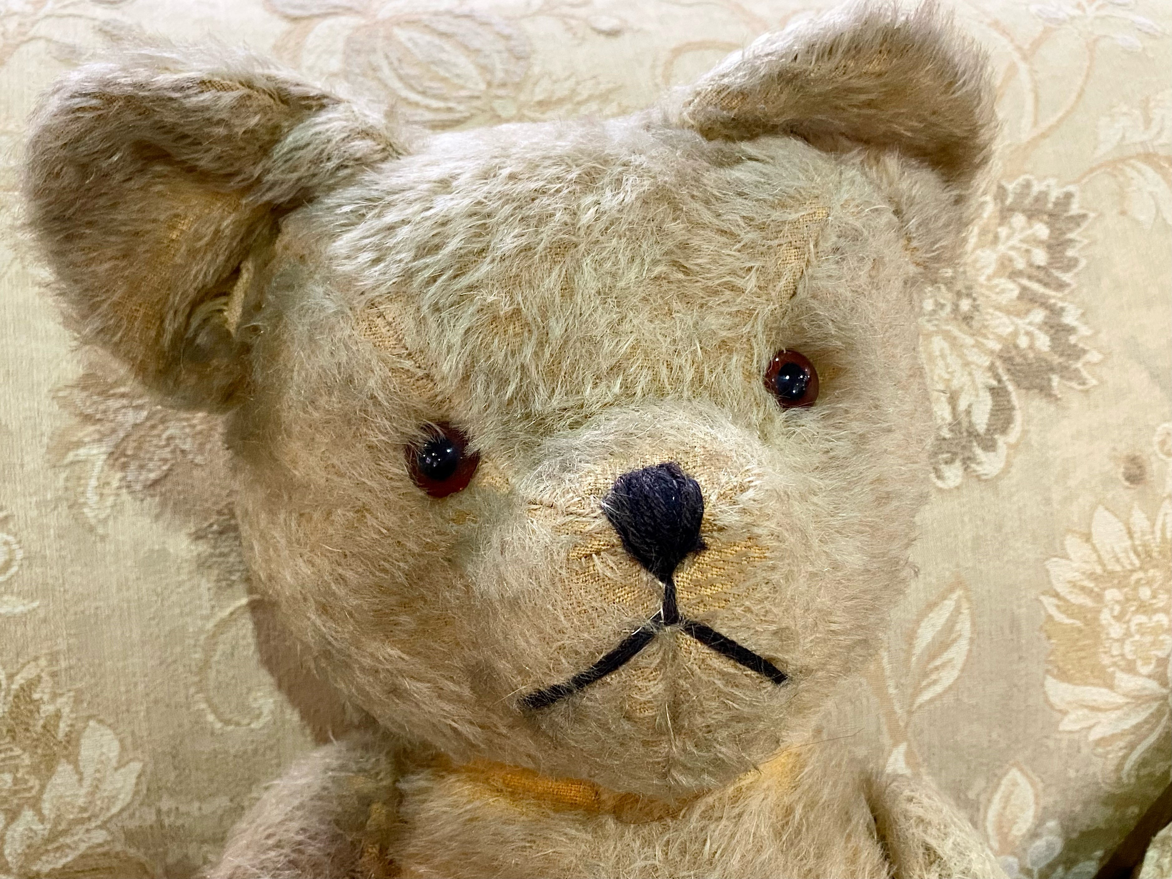 Early 20th Century Jointed Teddy Bear. 1920's Straw Filled Teddy Bear, moveable joints, padded paws, - Image 2 of 2