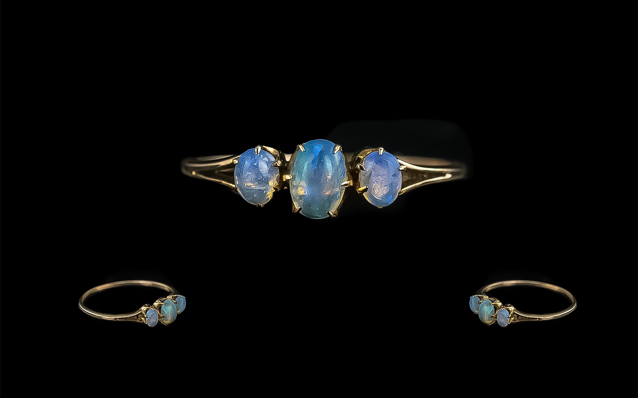 Ladies Attractive 9ct Gold Three Stone Opal Set Ring, full hallmark to shank,