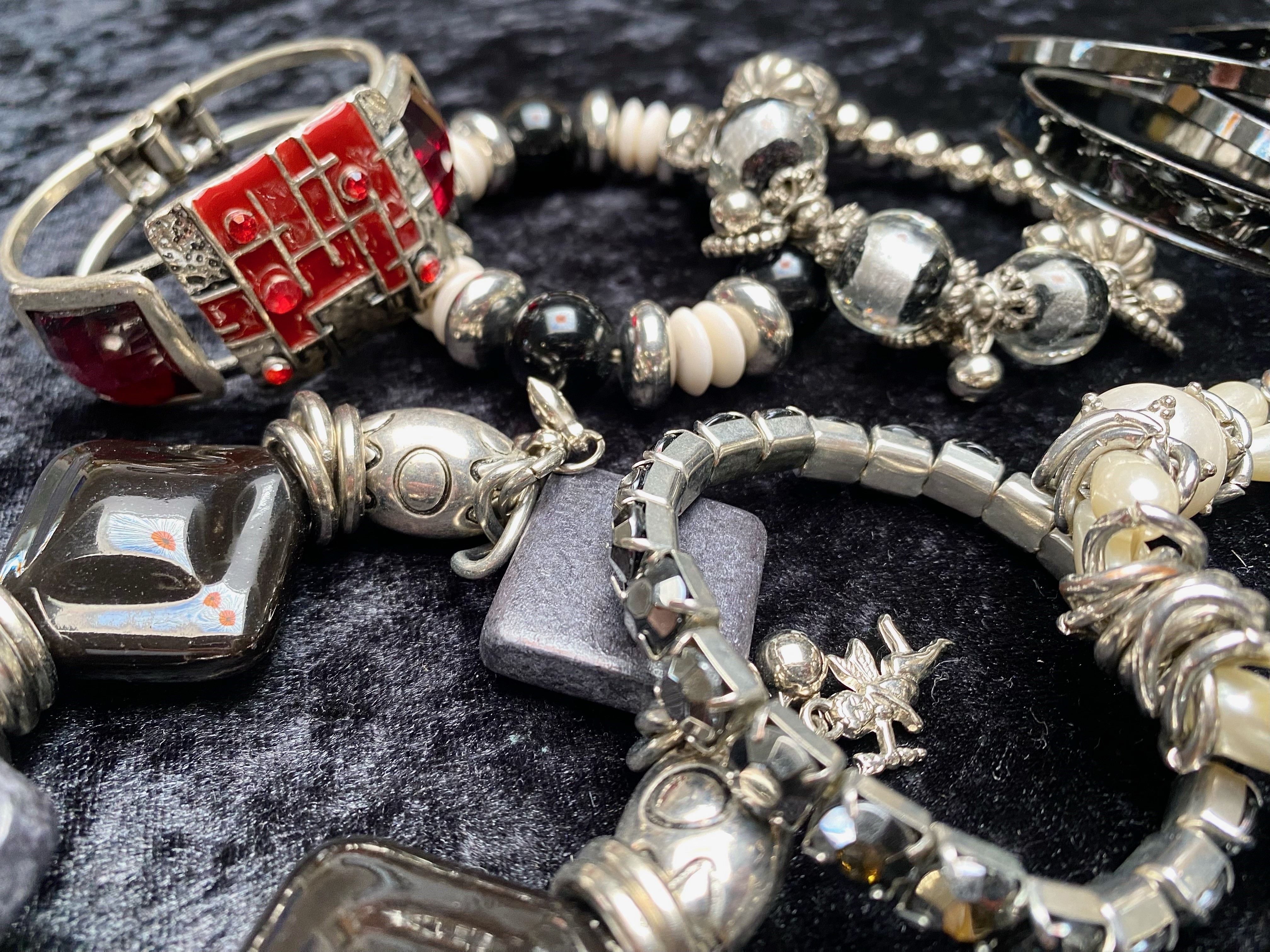 Large Collection of Bracelets & Bangles, comprising stone set bangles, crystal bead bracelet, - Image 2 of 5