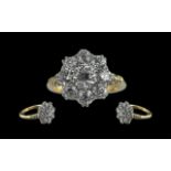 18ct Gold Attractive and Quality Diamond Set Cluster Ring, flower head design,