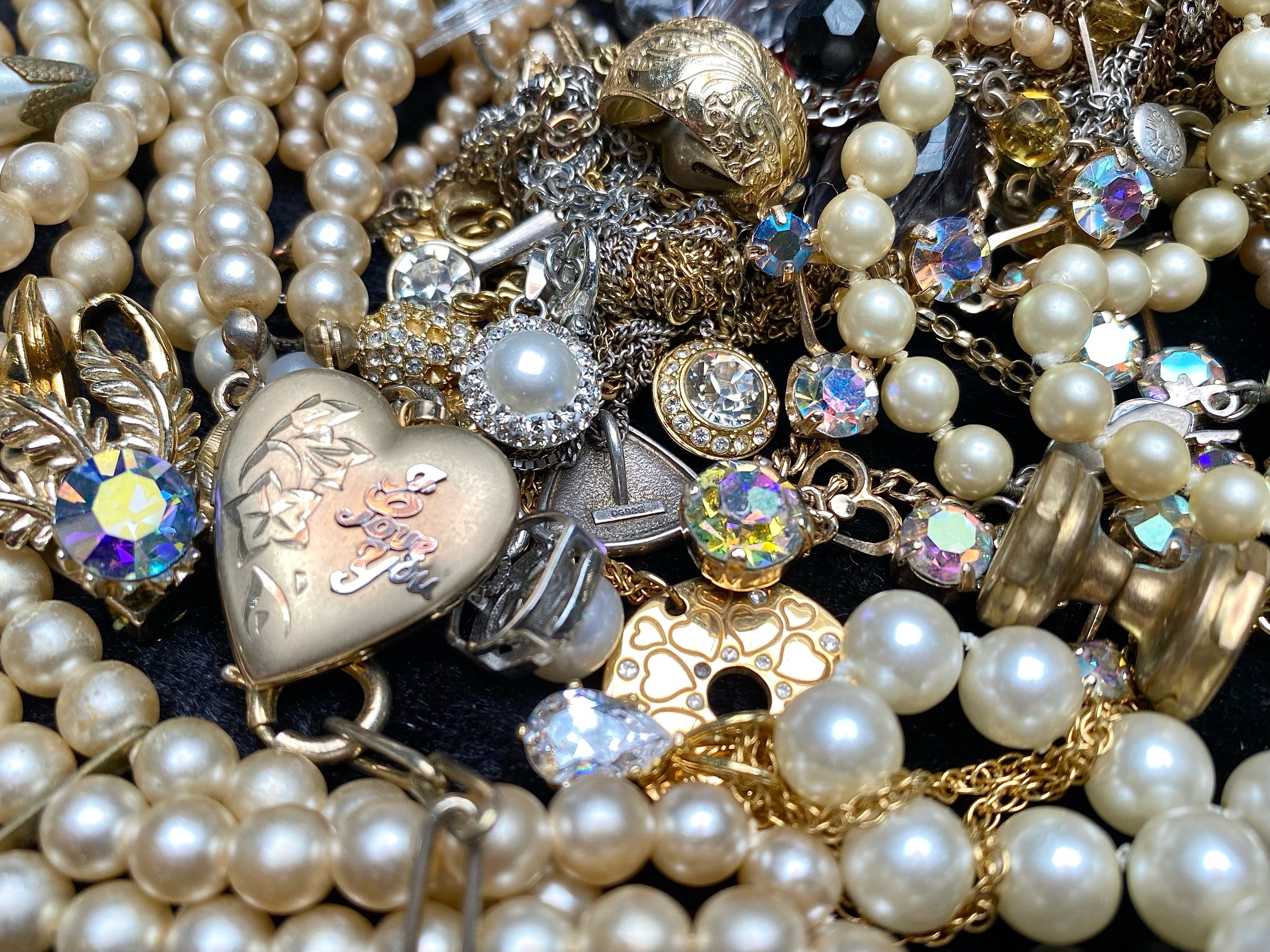 Collection of Costume Jewellery, including beads, pearls, chains, bangles, earrings, watches, - Image 2 of 3