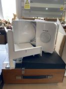 Kenmore Sewing Machine, cream finish, with accessories.