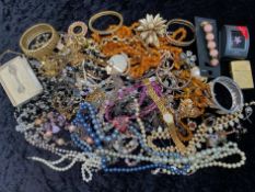 Large Collection of Quality Costume Jewellery, comprising a quantity of chains, bracelets, pendants,