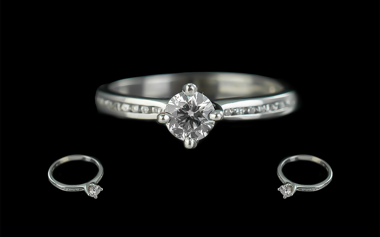 18ct White Gold - Ladies Single Stone Diamond Set Ring. Full Hallmark to Interior of Shank.