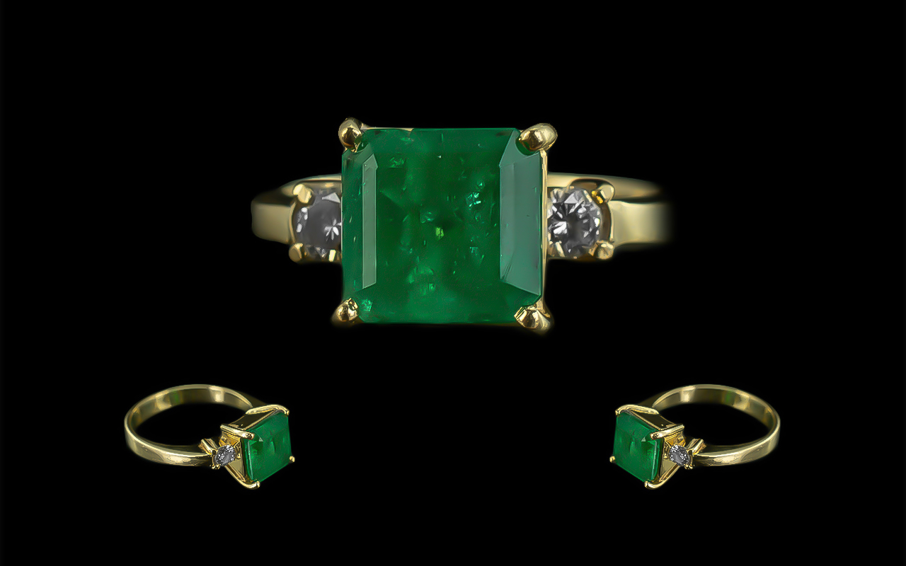 Ladies 18ct Gold Emerald & Diamond Set Ring - The Shank Marked 18ct.