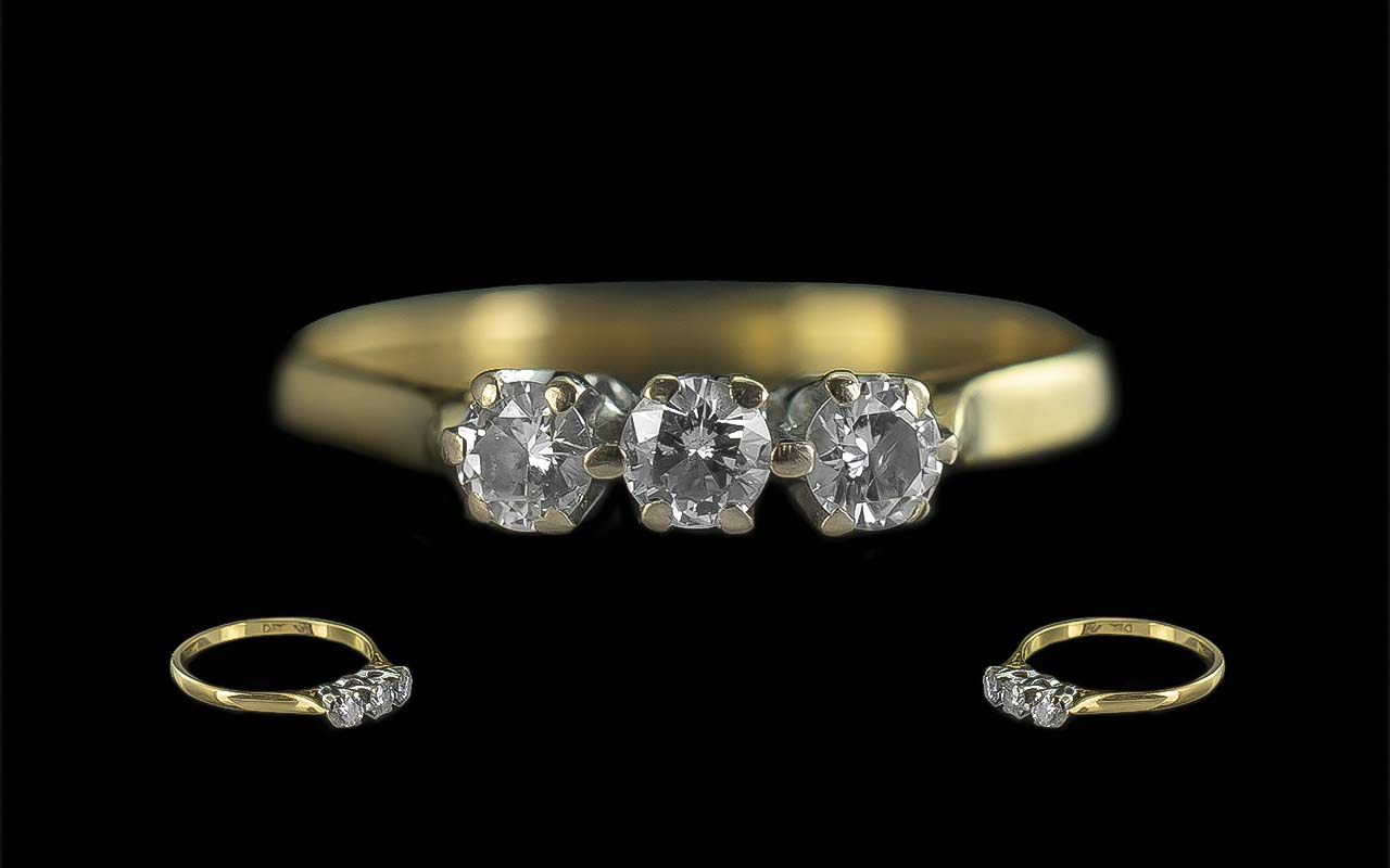 18ct Gold Attractive 3 Stone Diamond Set