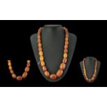 An Excellent Quality Natural Amber Beaded Necklace of Excellent Grains / Colours. c.1920's. Weight