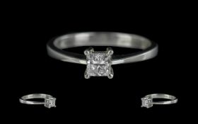 Ladies Platinum Superb Single Stone Diamond Set Ring, marked Platinum 950 to shank. The princess cut