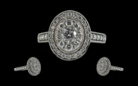 18ct White Gold - Excellent Quality and Well Designed Diamond Set Cluster Ring, With Diamonds
