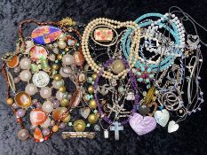 Collection of Vintage Costume Jewellery, comprising brooches, pearls, bangles, beads, chains,