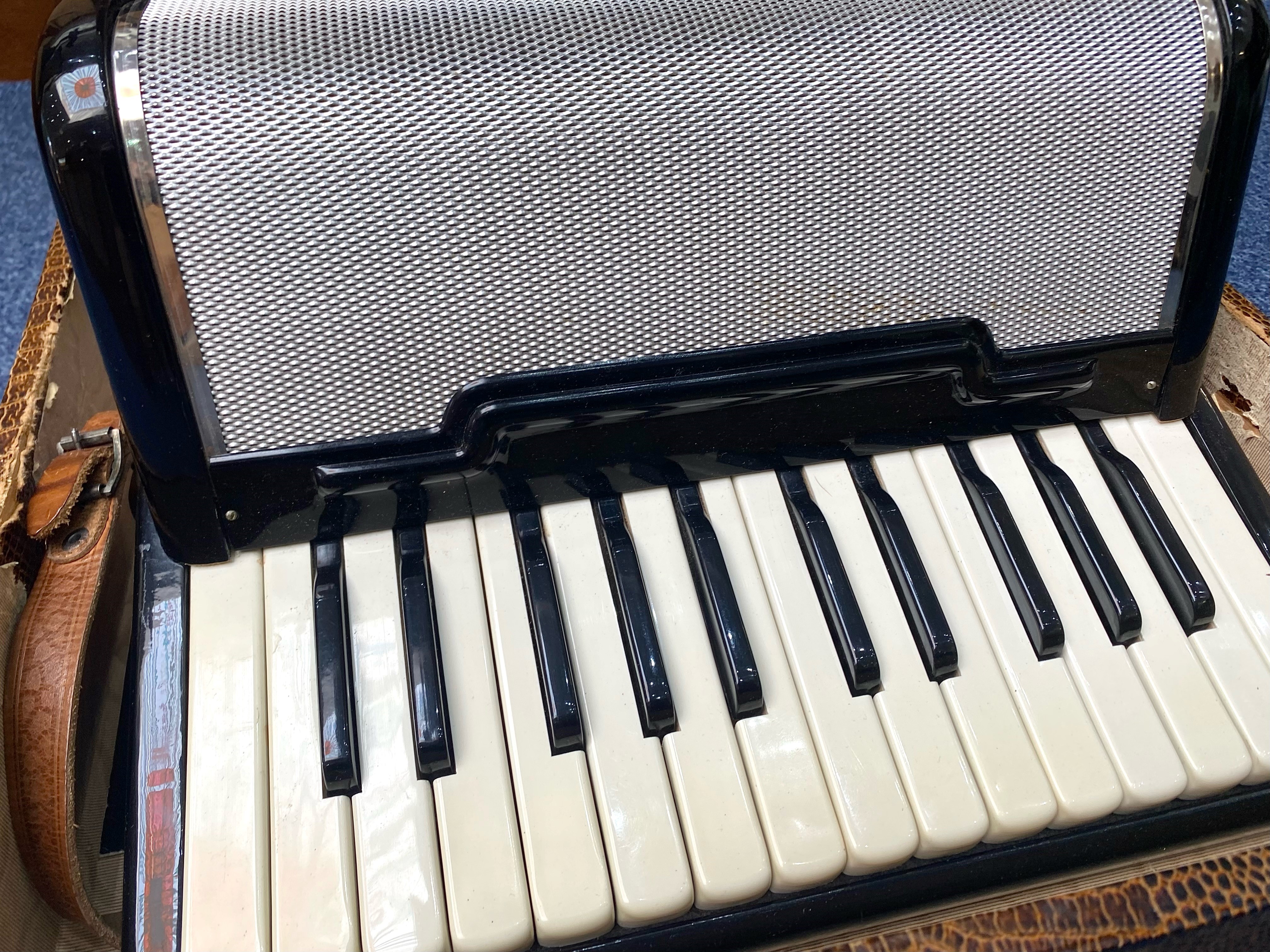Sorrento Accordion, German made, in fitt - Image 2 of 2