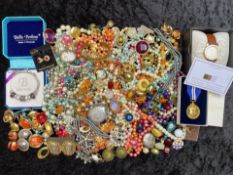 Quantity of Costume Jewellery, comprising pearls, beads, necklaces, earrings, bracelets, brooches, a