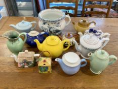 Box of Ceramics & Pottery, comprising 10 assorted teapots, some novelty, a blue and white