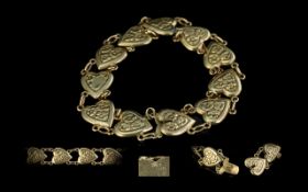 Antique Period - Attractive / Pleasing Ladies 9ct Gold Hearts Bracelet. Marked 9ct. c.1910. Weight