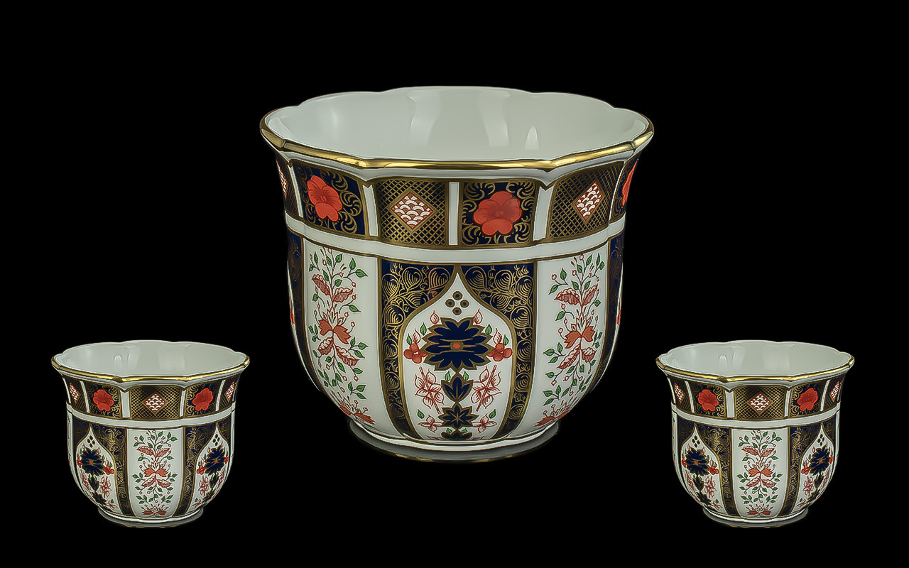 Royal Crown Derby Handpainted Single Gold Bank Old Imari Pattern Bowl, with Royal Crown Derby Box.